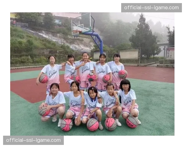 亚特兰大梦想队社区活动：女篮明星走进当地小学指导训练