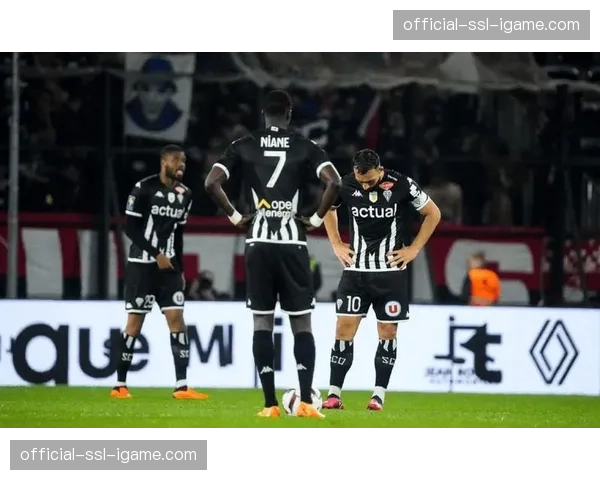 昂热年轻门将专访:谈从第五级别联赛一路踢上法甲的心路历程 昂热年轻门将专访:谈从第五级别联赛一路踢上法甲的心路历程