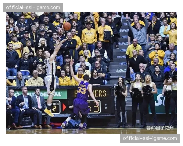 西部榜首大战前瞻：雷霆青年军客场挑战卫冕冠军掘金